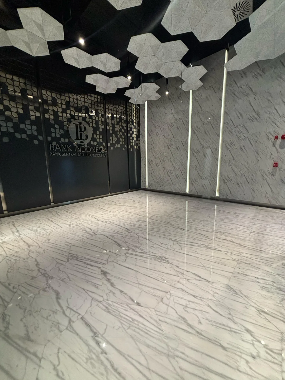 PIK Luxury Residence, Living room dan kamar mandi